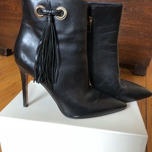 Via Spiga black ankle boots with tassel